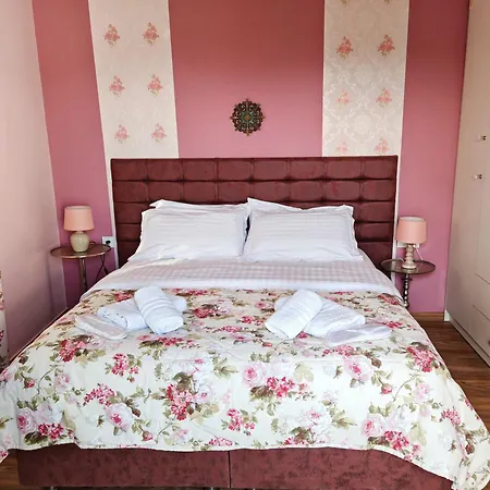 Domenica's Corfu - Roses