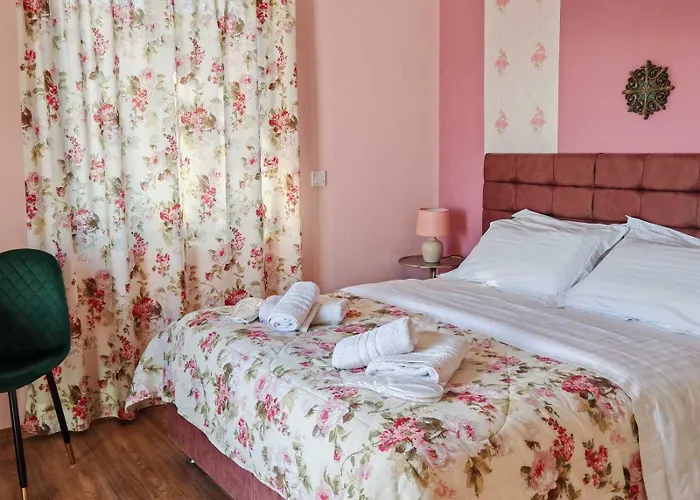 Domenica's Corfu - Roses * Alepou